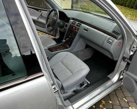 Серый Мерседес Е-Класс, объемом двигателя 2 л и пробегом 88 тыс. км за 10500 $, фото 44 на Automoto.ua