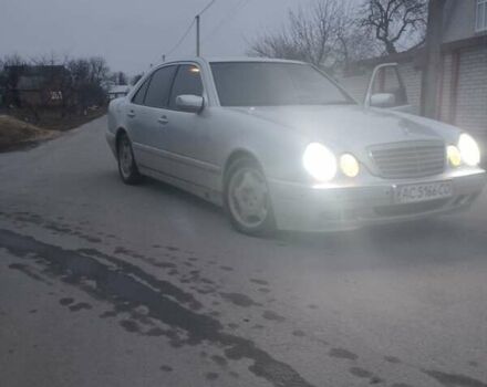 Сірий Мерседес Е-Клас, об'ємом двигуна 3.2 л та пробігом 360 тис. км за 6500 $, фото 3 на Automoto.ua
