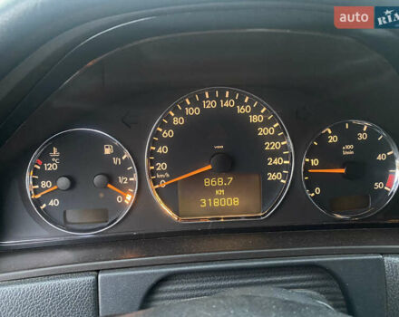 Серый Мерседес Е-Класс, объемом двигателя 3.2 л и пробегом 318 тыс. км за 4000 $, фото 9 на Automoto.ua