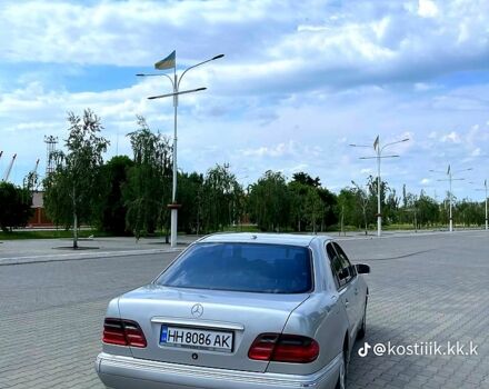 Серый Мерседес Е-Класс, объемом двигателя 3.2 л и пробегом 500 тыс. км за 3000 $, фото 2 на Automoto.ua