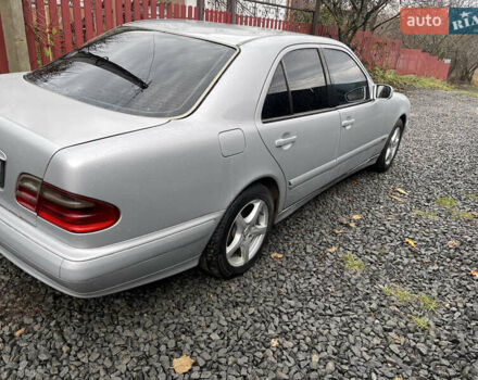 Серый Мерседес Е-Класс, объемом двигателя 2.15 л и пробегом 340 тыс. км за 3400 $, фото 9 на Automoto.ua