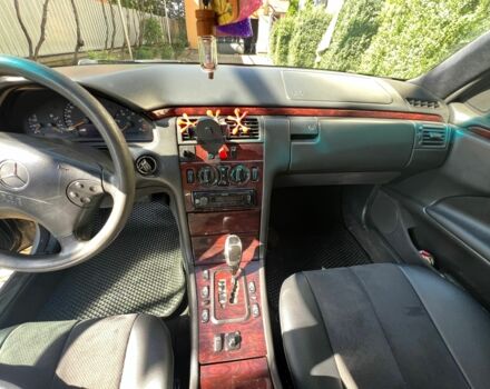 Серый Мерседес Е-Класс, объемом двигателя 2.2 л и пробегом 383 тыс. км за 3800 $, фото 7 на Automoto.ua