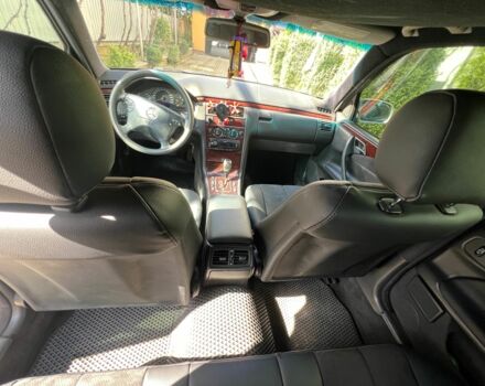 Серый Мерседес Е-Класс, объемом двигателя 2.2 л и пробегом 383 тыс. км за 3800 $, фото 8 на Automoto.ua