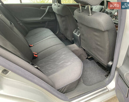 Серый Мерседес Е-Класс, объемом двигателя 2 л и пробегом 208 тыс. км за 6500 $, фото 9 на Automoto.ua