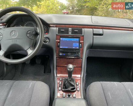 Серый Мерседес Е-Класс, объемом двигателя 2 л и пробегом 208 тыс. км за 6500 $, фото 12 на Automoto.ua