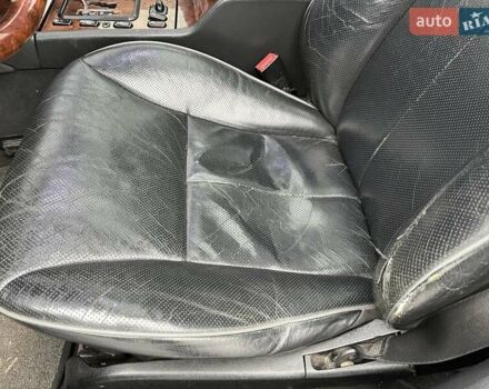 Серый Мерседес Е-Класс, объемом двигателя 3.2 л и пробегом 270 тыс. км за 3200 $, фото 9 на Automoto.ua