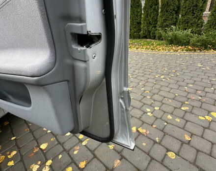 Сірий Мерседес Е-Клас, об'ємом двигуна 2 л та пробігом 88 тис. км за 9600 $, фото 54 на Automoto.ua