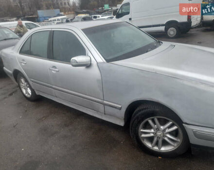 Серый Мерседес Е-Класс, объемом двигателя 2.4 л и пробегом 338 тыс. км за 2999 $, фото 9 на Automoto.ua