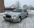 Серый Мерседес Е-Класс, объемом двигателя 2.2 л и пробегом 400 тыс. км за 3700 $, фото 2 на Automoto.ua