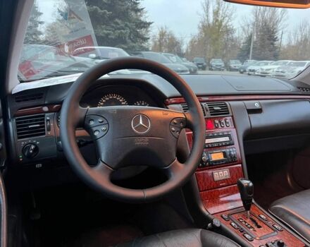 Серый Мерседес Е-Класс, объемом двигателя 3.2 л и пробегом 470 тыс. км за 5100 $, фото 10 на Automoto.ua