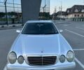 Серый Мерседес Е-Класс, объемом двигателя 2.2 л и пробегом 300 тыс. км за 3200 $, фото 2 на Automoto.ua