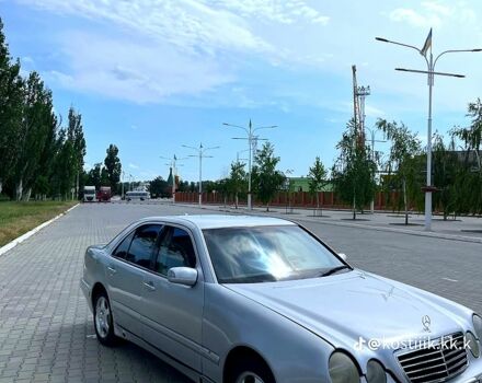 Серый Мерседес Е-Класс, объемом двигателя 3.2 л и пробегом 500 тыс. км за 3000 $, фото 4 на Automoto.ua