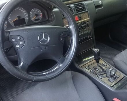 Серый Мерседес Е-Класс, объемом двигателя 2 л и пробегом 300 тыс. км за 3500 $, фото 5 на Automoto.ua