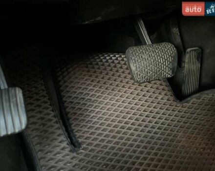 Серый Мерседес Е-Класс, объемом двигателя 2.2 л и пробегом 407 тыс. км за 4750 $, фото 29 на Automoto.ua