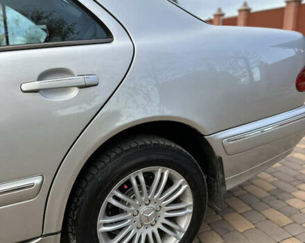 Мерседес Е-Клас 2000 у Сторожинце на Automoto.ua Сірий Мерседес Е-Клас, об'ємом двигуна 2.7 л та пробігом 346 тис. км за 5200 $, фото 11 на Automoto.ua