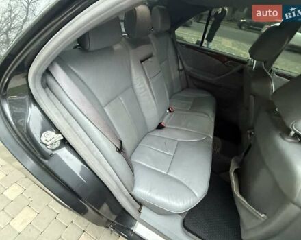 Сірий Мерседес Е-Клас, об'ємом двигуна 2.2 л та пробігом 340 тис. км за 3850 $, фото 61 на Automoto.ua