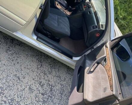 Серый Мерседес Е-Класс, объемом двигателя 2.2 л и пробегом 406 тыс. км за 5500 $, фото 3 на Automoto.ua