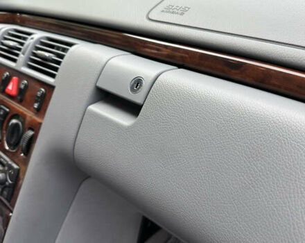 Сірий Мерседес Е-Клас, об'ємом двигуна 2 л та пробігом 88 тис. км за 9600 $, фото 55 на Automoto.ua