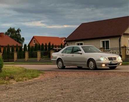 Серый Мерседес Е-Класс, объемом двигателя 3.2 л и пробегом 480 тыс. км за 3900 $, фото 6 на Automoto.ua