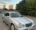 Серый Мерседес Е-Класс, объемом двигателя 2 л и пробегом 400 тыс. км за 3200 $, фото 1 на Automoto.ua