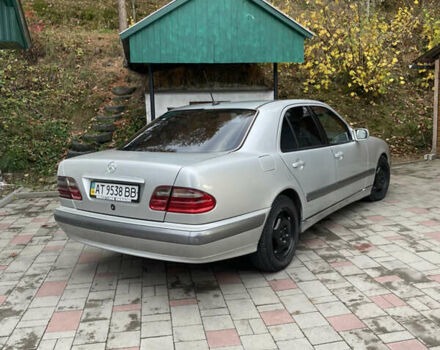 Серый Мерседес Е-Класс, объемом двигателя 2.15 л и пробегом 370 тыс. км за 3200 $, фото 5 на Automoto.ua