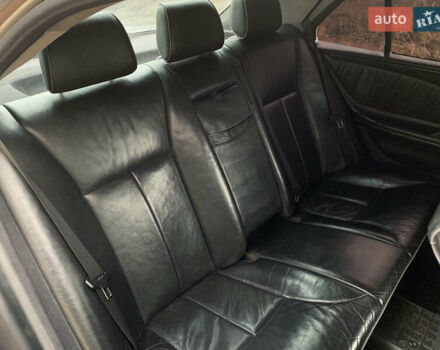 Серый Мерседес Е-Класс, объемом двигателя 2.4 л и пробегом 499 тыс. км за 2500 $, фото 10 на Automoto.ua