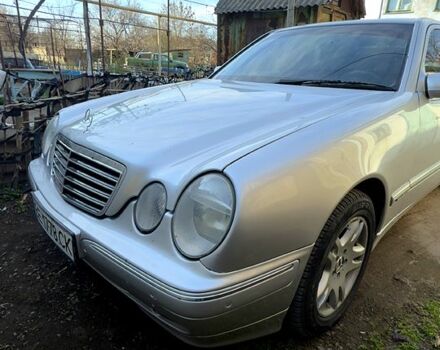 Серый Мерседес Е-Класс, объемом двигателя 2.4 л и пробегом 178 тыс. км за 3500 $, фото 7 на Automoto.ua