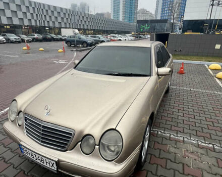 Серый Мерседес Е-Класс, объемом двигателя 2.1 л и пробегом 320 тыс. км за 4300 $, фото 2 на Automoto.ua