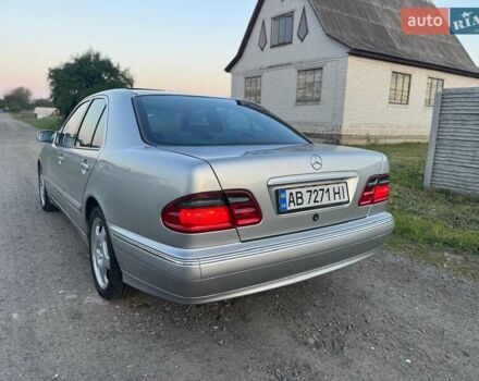 Серый Мерседес Е-Класс, объемом двигателя 2.4 л и пробегом 257 тыс. км за 4100 $, фото 16 на Automoto.ua