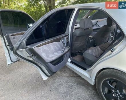 Серый Мерседес Е-Класс, объемом двигателя 2.2 л и пробегом 407 тыс. км за 4750 $, фото 26 на Automoto.ua