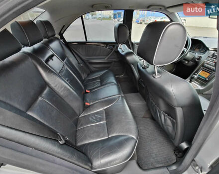 Сірий Мерседес Е-Клас, об'ємом двигуна 3.2 л та пробігом 356 тис. км за 8499 $, фото 34 на Automoto.ua