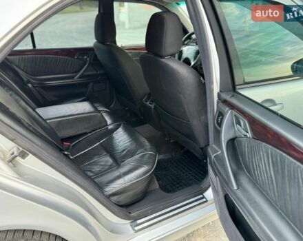 Серый Мерседес Е-Класс, объемом двигателя 2.2 л и пробегом 430 тыс. км за 3500 $, фото 19 на Automoto.ua