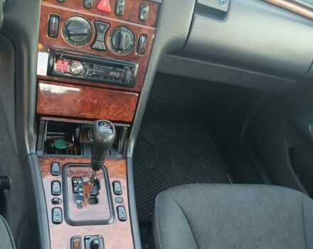 Серый Мерседес Е-Класс, объемом двигателя 2.69 л и пробегом 442 тыс. км за 4300 $, фото 16 на Automoto.ua