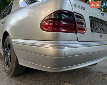 Серый Мерседес Е-Класс, объемом двигателя 2.2 л и пробегом 407 тыс. км за 4750 $, фото 12 на Automoto.ua