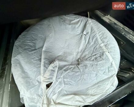 Сірий Мерседес Е-Клас, об'ємом двигуна 2.2 л та пробігом 340 тис. км за 3850 $, фото 71 на Automoto.ua