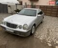 Сірий Мерседес Е-Клас, об'ємом двигуна 2 л та пробігом 300 тис. км за 2950 $, фото 1 на Automoto.ua