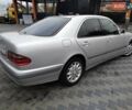 Сірий Мерседес Е-Клас, об'ємом двигуна 2 л та пробігом 530 тис. км за 2500 $, фото 1 на Automoto.ua