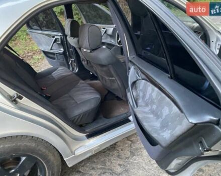 Серый Мерседес Е-Класс, объемом двигателя 2.2 л и пробегом 407 тыс. км за 4750 $, фото 27 на Automoto.ua