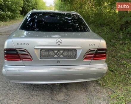 Серый Мерседес Е-Класс, объемом двигателя 2.2 л и пробегом 407 тыс. км за 4750 $, фото 3 на Automoto.ua
