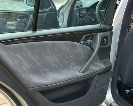 Мерседес Е-Клас 2000 у Сторожинце на Automoto.ua Сірий Мерседес Е-Клас, об'ємом двигуна 2.7 л та пробігом 346 тис. км за 5200 $, фото 20 на Automoto.ua