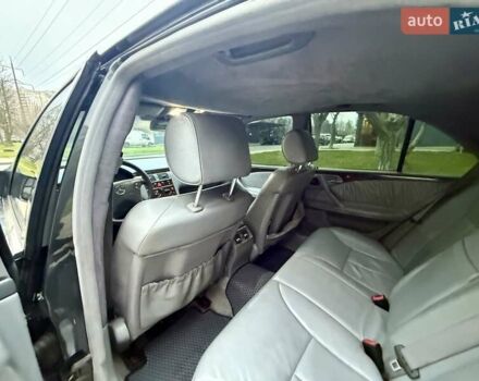 Сірий Мерседес Е-Клас, об'ємом двигуна 2.2 л та пробігом 340 тис. км за 3850 $, фото 65 на Automoto.ua