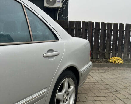 Серый Мерседес Е-Класс, объемом двигателя 3.2 л и пробегом 347 тыс. км за 4700 $, фото 2 на Automoto.ua