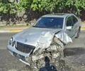Сірий Мерседес Е-Клас, об'ємом двигуна 3 л та пробігом 1000 тис. км за 2700 $, фото 1 на Automoto.ua