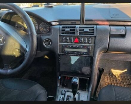 Серый Мерседес Е-Класс, объемом двигателя 4.2 л и пробегом 544 тыс. км за 3900 $, фото 8 на Automoto.ua