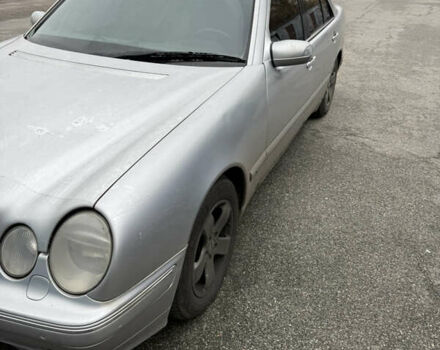 Сірий Мерседес Е-Клас, об'ємом двигуна 3.2 л та пробігом 700 тис. км за 3500 $, фото 3 на Automoto.ua