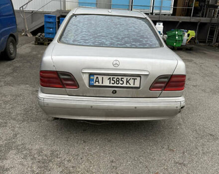 Сірий Мерседес Е-Клас, об'ємом двигуна 3.2 л та пробігом 700 тис. км за 3500 $, фото 5 на Automoto.ua