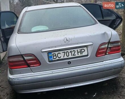 Серый Мерседес Е-Класс, объемом двигателя 2 л и пробегом 250 тыс. км за 2700 $, фото 2 на Automoto.ua