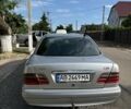 Серый Мерседес Е-Класс, объемом двигателя 2.2 л и пробегом 450 тыс. км за 3700 $, фото 4 на Automoto.ua