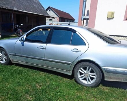 Серый Мерседес Е-Класс, объемом двигателя 2.7 л и пробегом 500 тыс. км за 4300 $, фото 1 на Automoto.ua