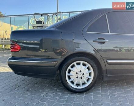 Мерседес Е-Класс 2001 в Каменце-Подольском на Automoto.ua Серый Мерседес Е-Класс, объемом двигателя 3.22 л и пробегом 380 тыс. км за 5799 $, фото 28 на Automoto.ua